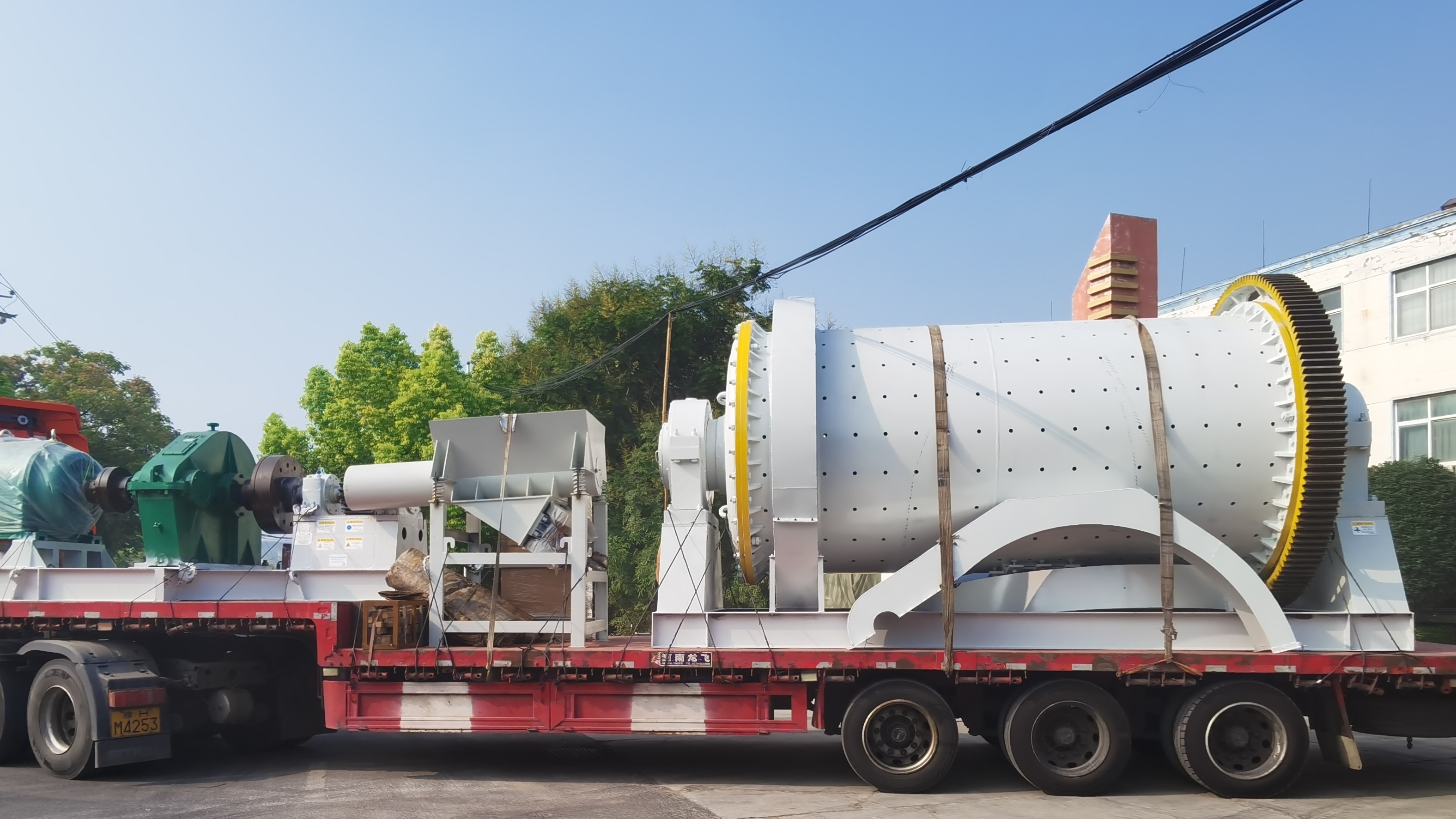 2200×4500棒磨機(jī)發(fā)往新疆喀什地區(qū)